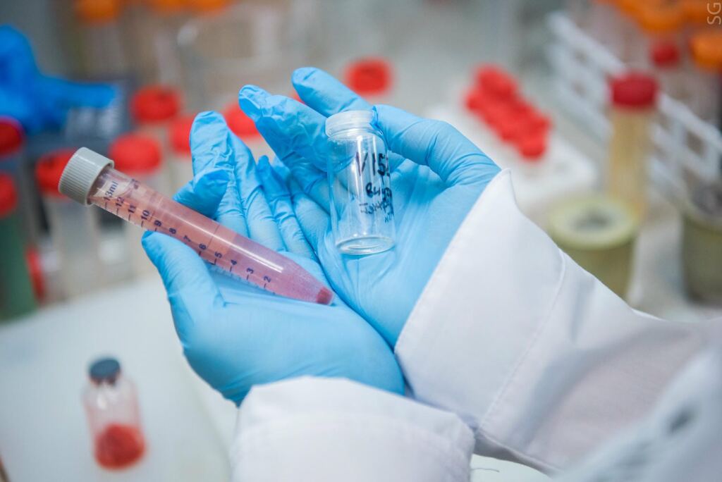 Созданы самодезинфицирующиеся маски для борьбы с вирусами