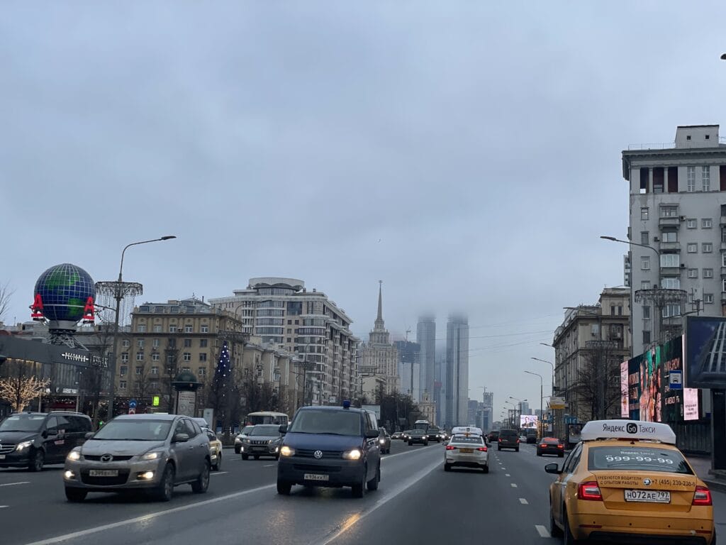 Арбат, дорога, машины, виды Москвы, Фото Наталия Бахарева