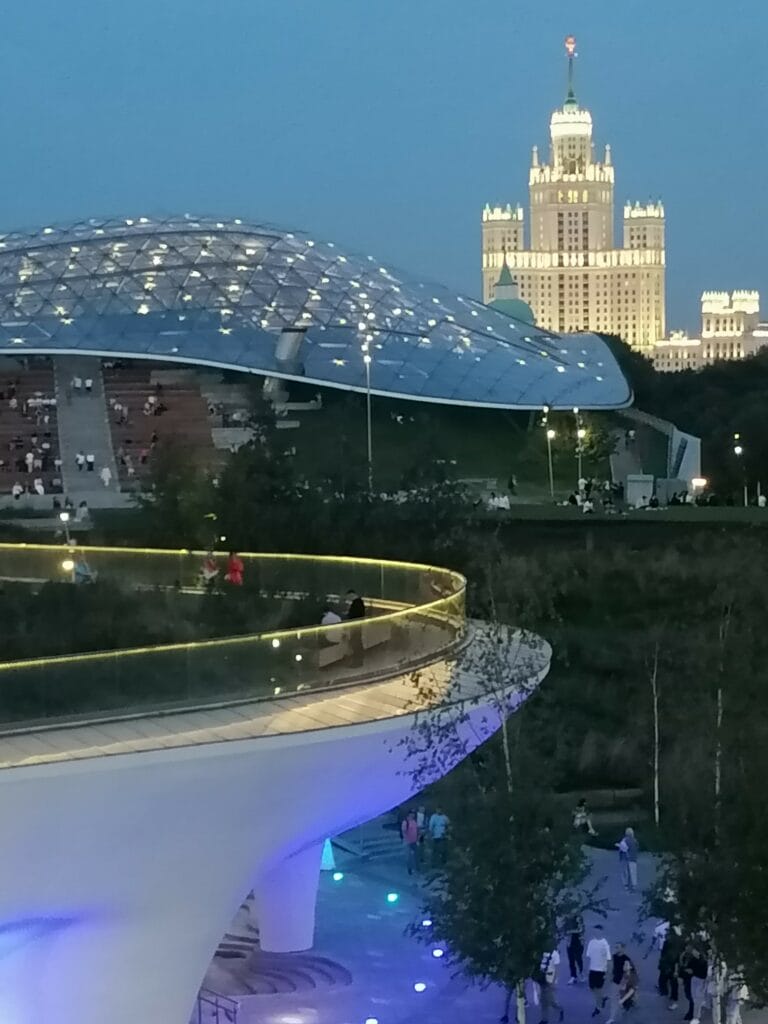 Москва, вечер, подсветка, зарядье, парк, фото Ольги Давыдовой