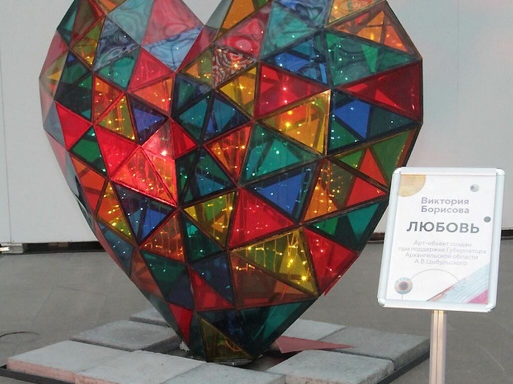 Третья ярмарка современного искусства Art Russia проходит в Гостином Дворе