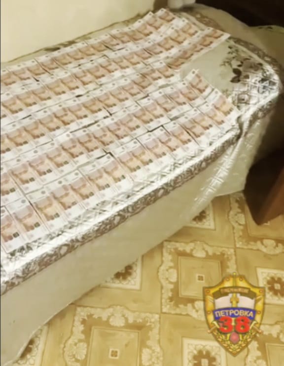 На юго-западе Москвы задержали подозреваемого в обмане пенсионерки на 3 миллиона рублей