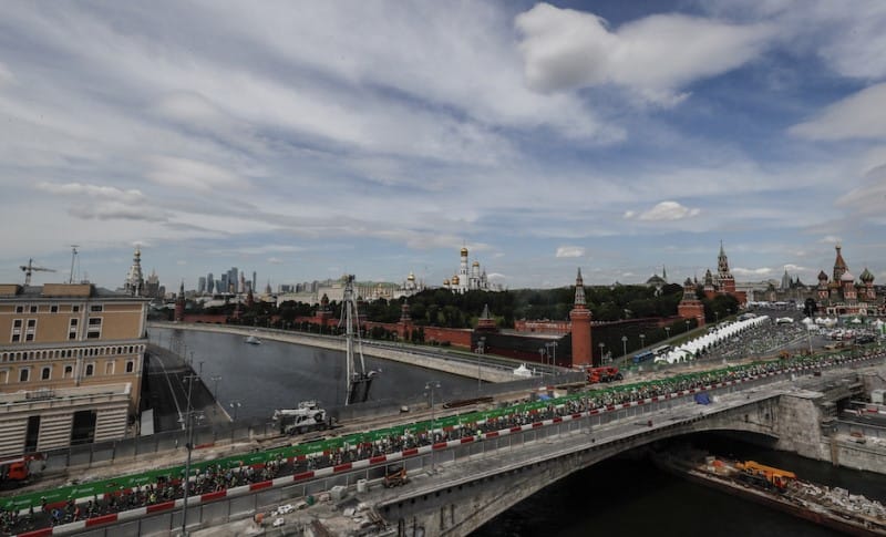 27 и 28 мая движение перекроют на улицах и набережных в центре Москвы