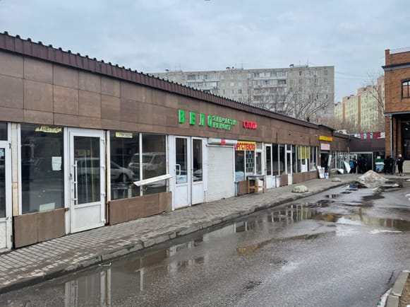 На Симферопольском бульваре снесли незаконно установленное строение