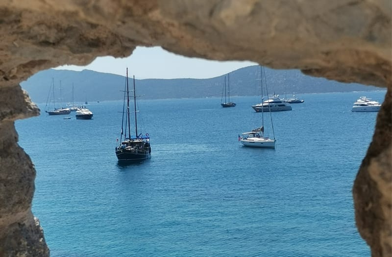 море