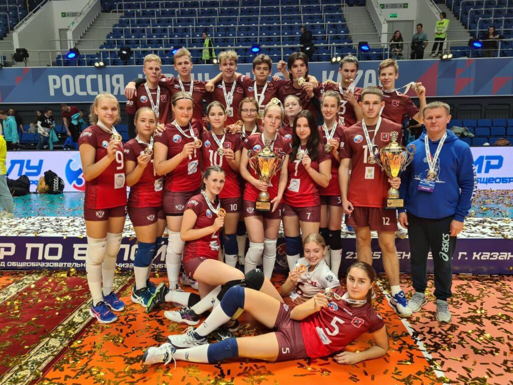 Московские школьники выиграли турнир по волейболу
