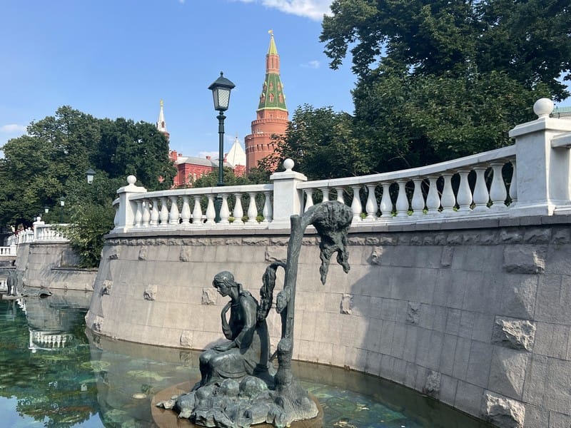 Оля Бахарева Москва Фонтан