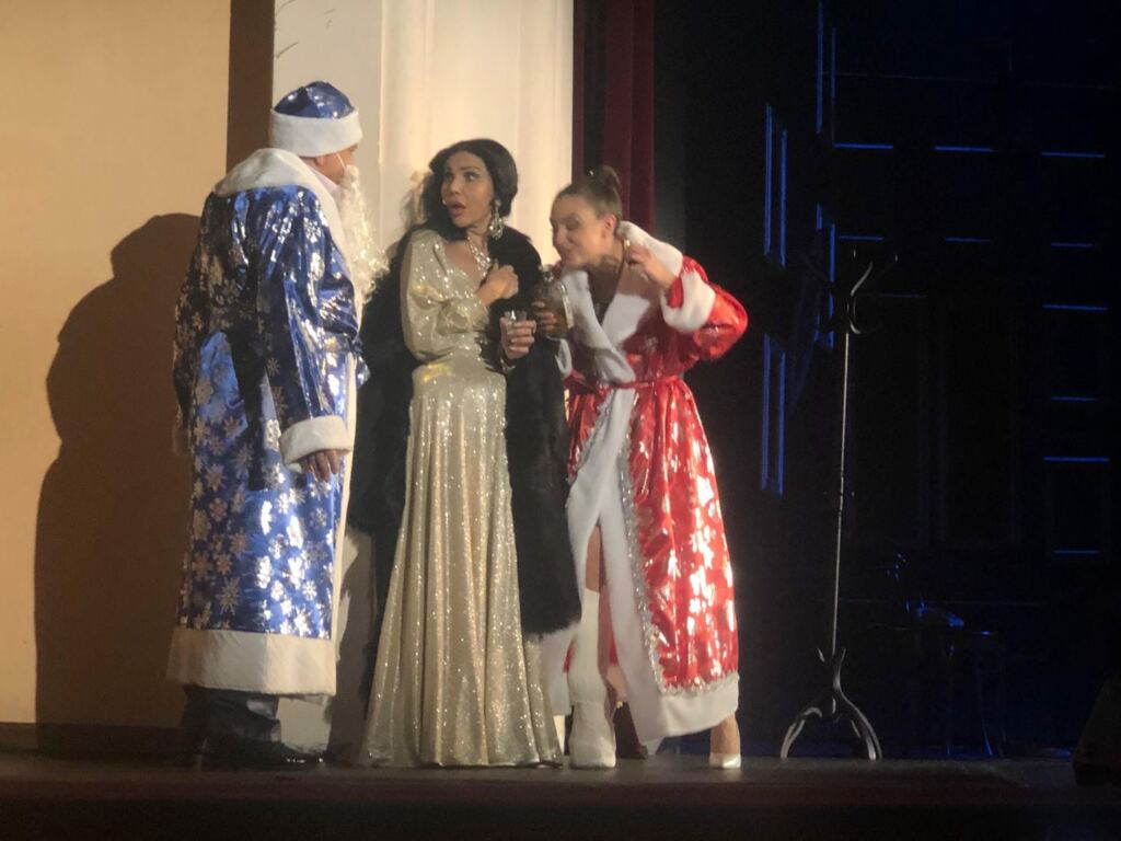 В театре «Ромэн» — «Рождественский переполох»