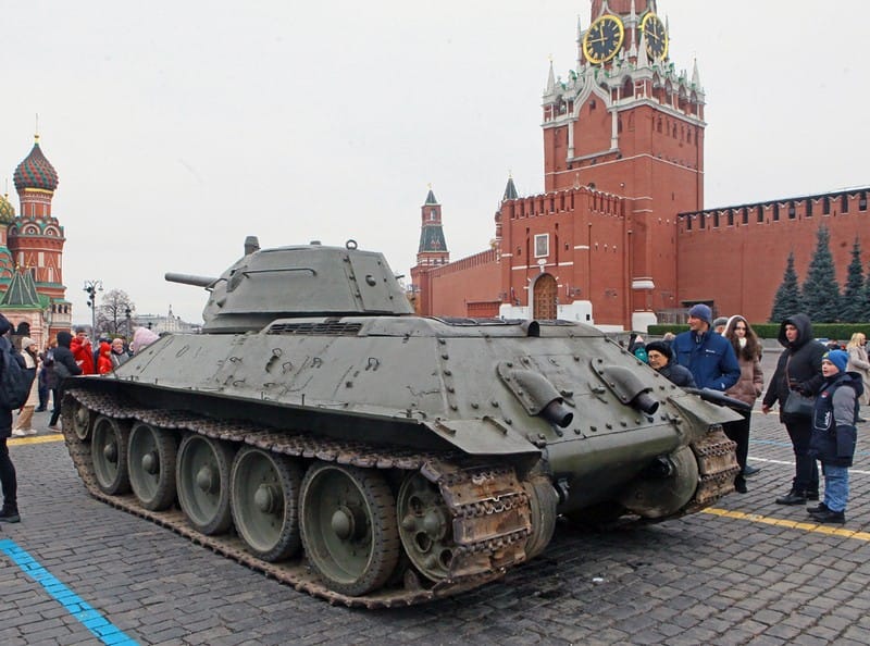 Красная площадь парад 7 ноября выставка военная техника солдаты Фото Михаила Ковалёва