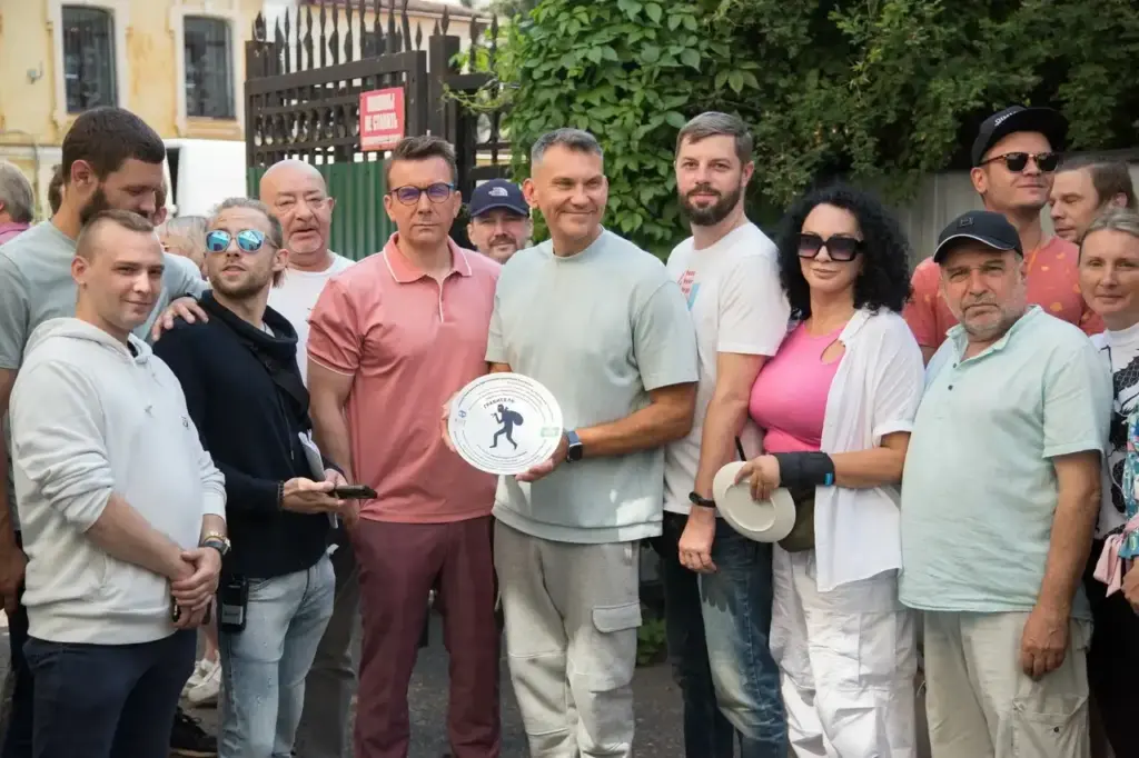 НТВ приступило к съемкам иронического детектива «Грабитель» с Антоном Васильевым