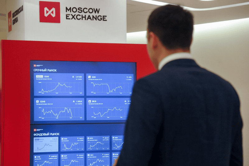 Почему падает российский рубль