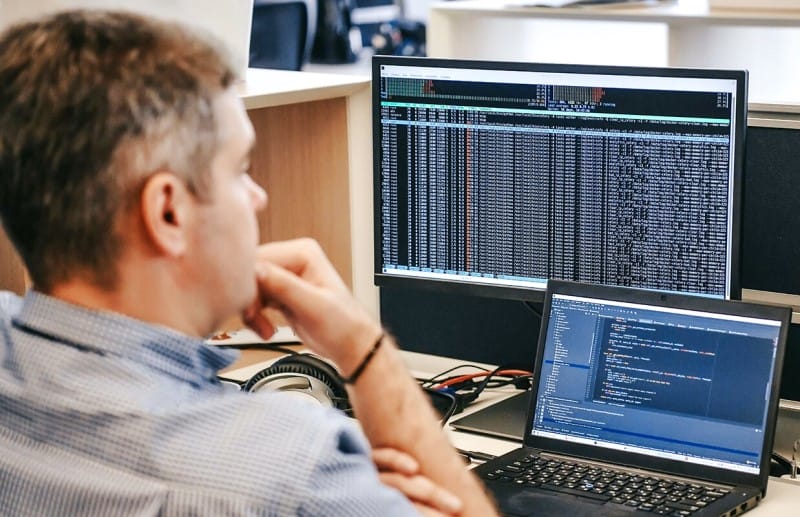 компьютер, ноутбук, бизнес, IT-специалист