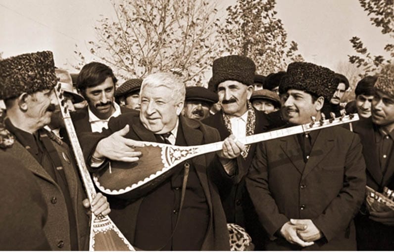 100 лет со дня рождения поэта Расула Гамзатова