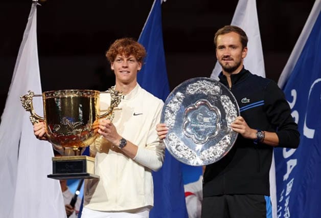 Янник Синнер переиграл Даниила Медведева в финале турнира ATP-500 в Пекине