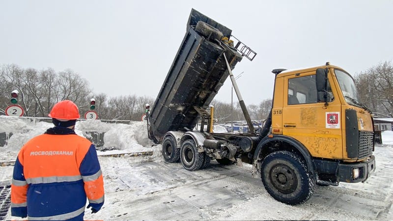 Куда в Москве исчезают сугробы?