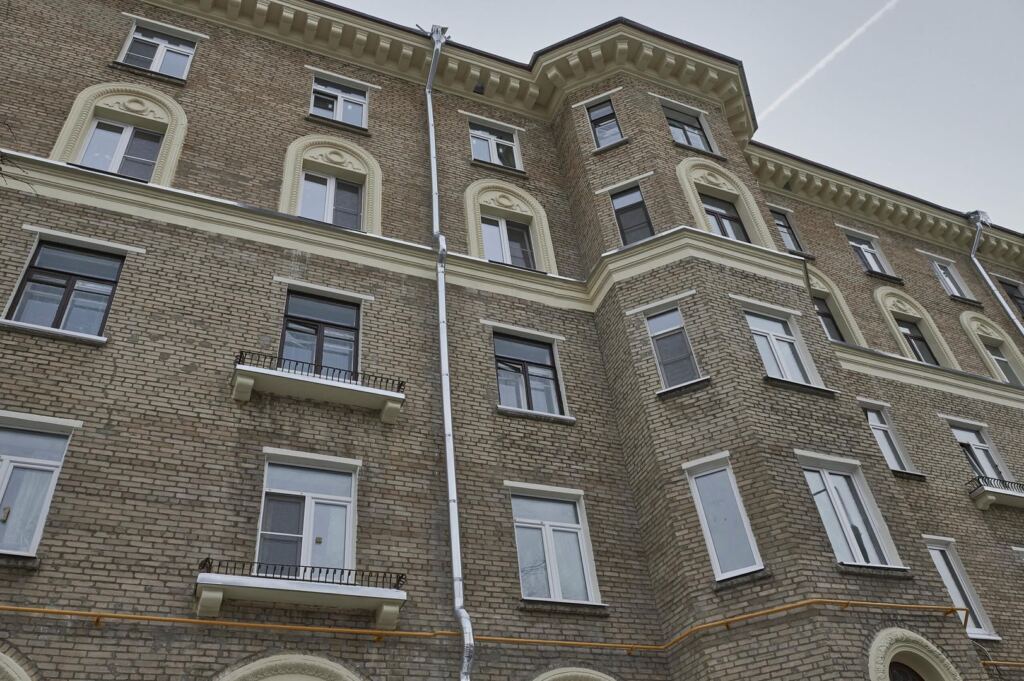 В Измайлове отремонтировали дом с гранеными ризалитами