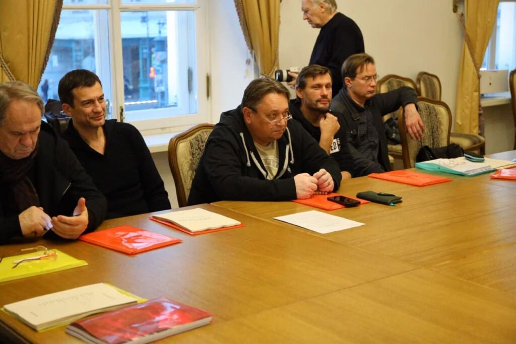 Премьера в Малом театре: Андрей Житинкин выпускает чеховскую «Драму на охоте» (16+)