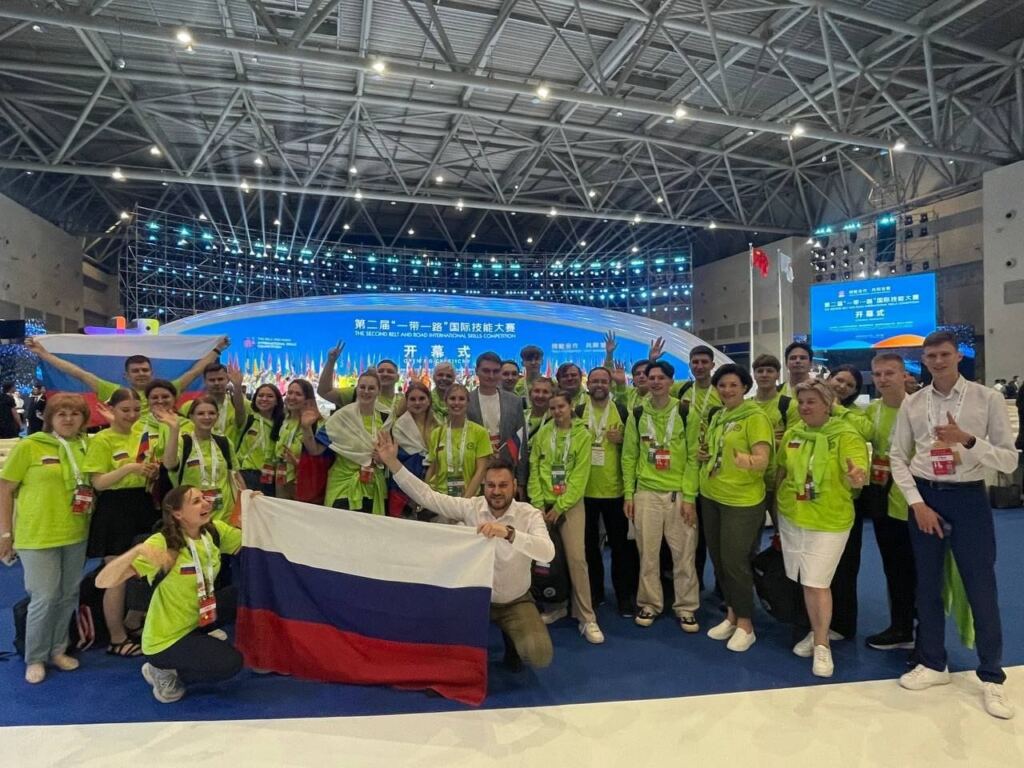 Российская команда стала второй на конкурсе профмастерства «Один пояс – один путь»