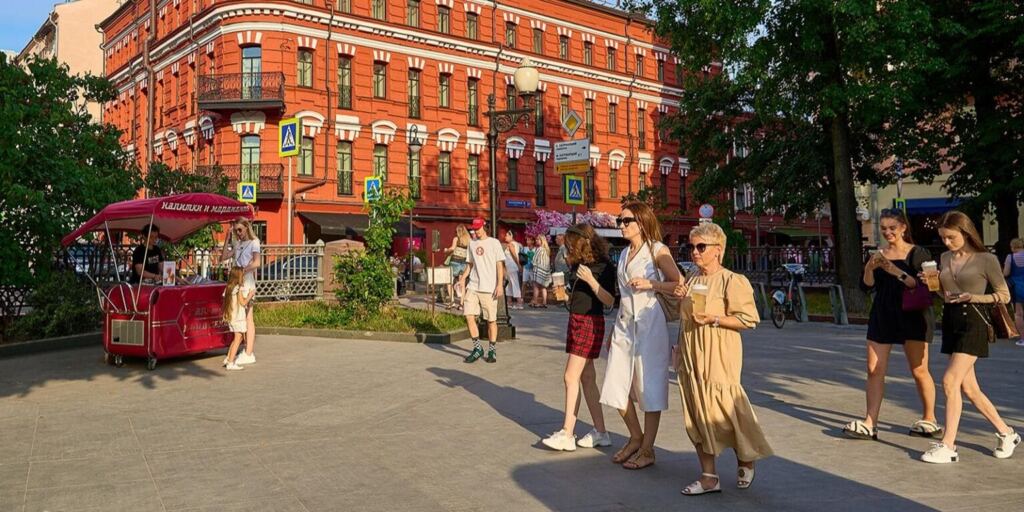 Экскурсии и диджей-сеты: что еще ждет гостей фестиваля «Ешь. Гуляй. Дыши» в эти выходные