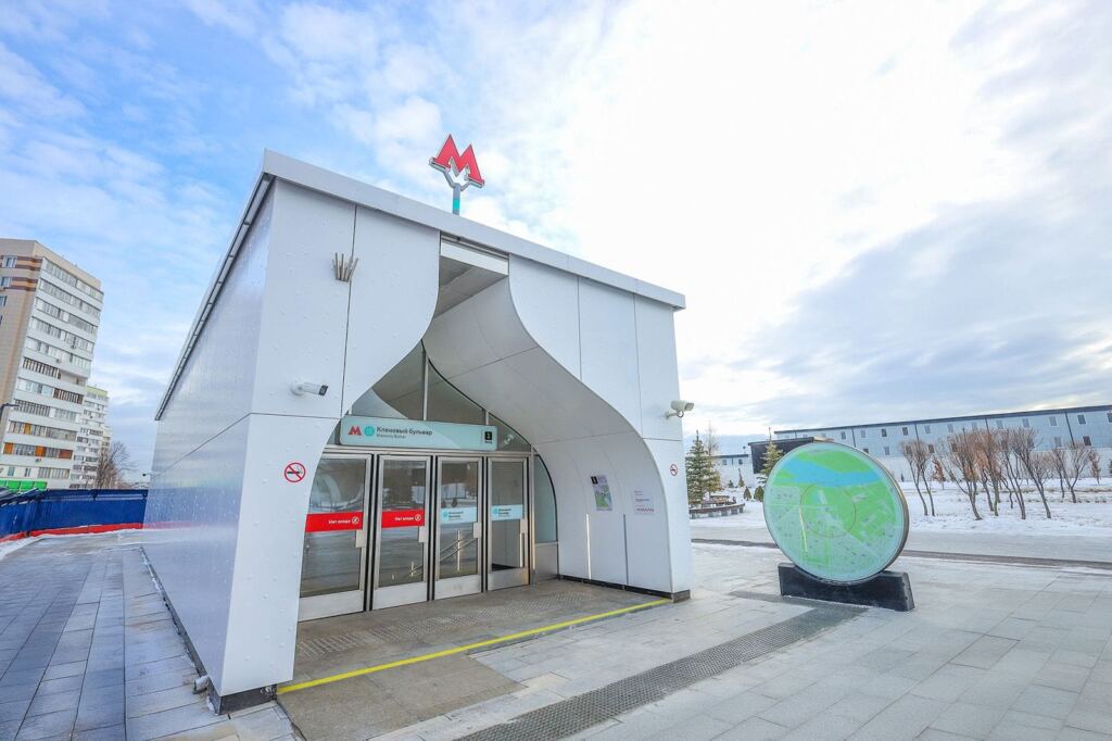 На станциях метро Москвы растет число выходов и переходов