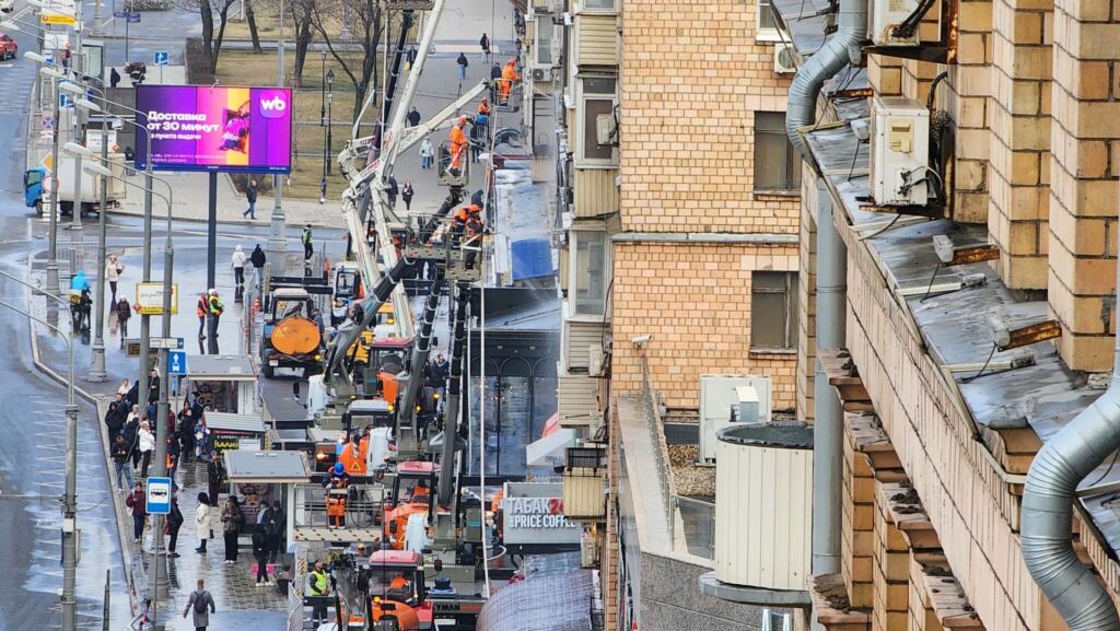 На Садовом кольце промоют около 200 фасадов за день