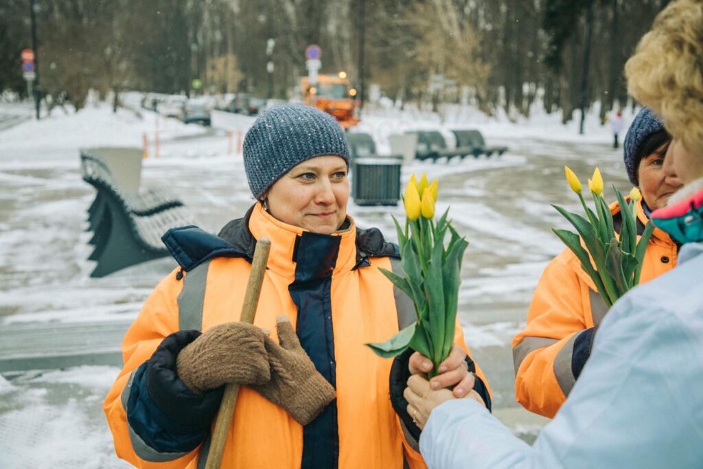 К празднику 8 Марта украсили Москву