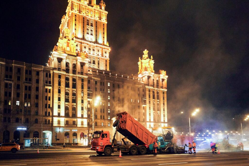 На Кутузовском проспекте и Можайском шоссе обновили асфальт
