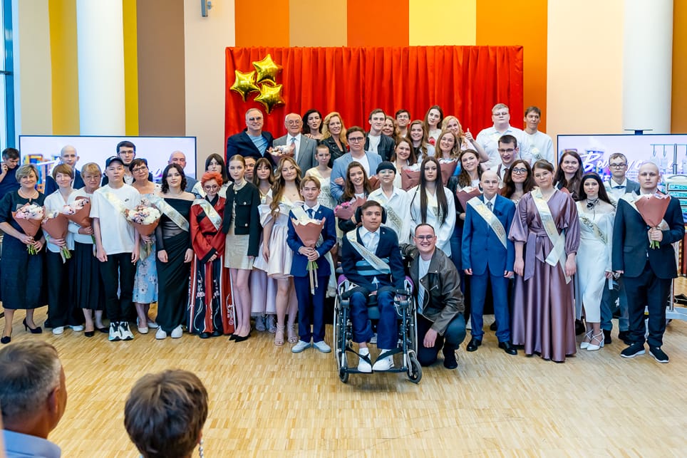 В московских госпитальных школах прошли выпускные вечера