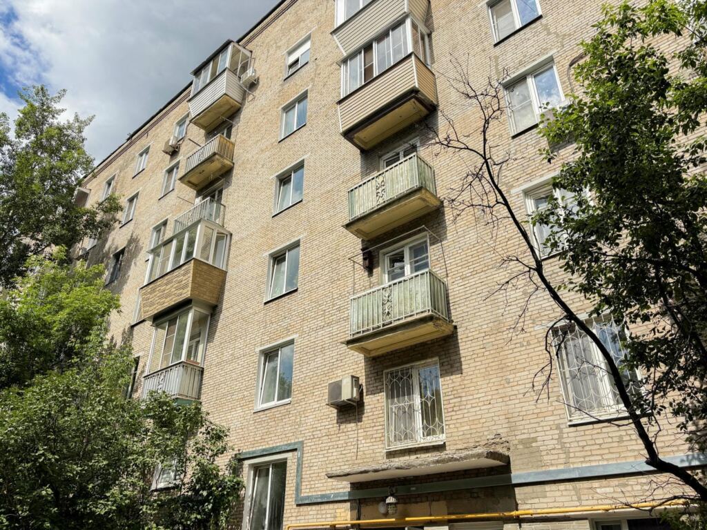 На Ленинградском проспекте капитально отремонтируют дом 1958 года постройки