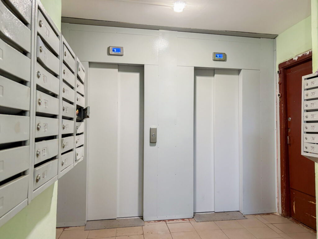 Более 3,5 тысячи лифтов заменили в Москве в 2025 году в рамках программы капремонта