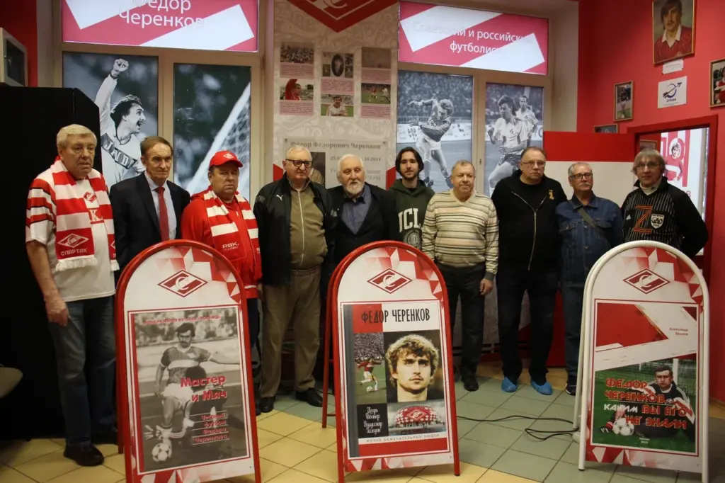 Бюст Фёдора Черенкова передан в дар школьному музею