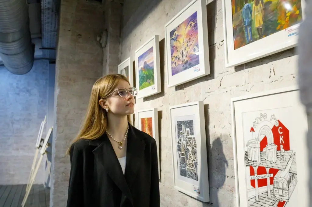 Рисунки столичных школьников представят на главных выставках Москвы