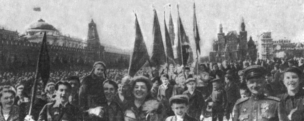 Лев Кассиль: Москва торжествует