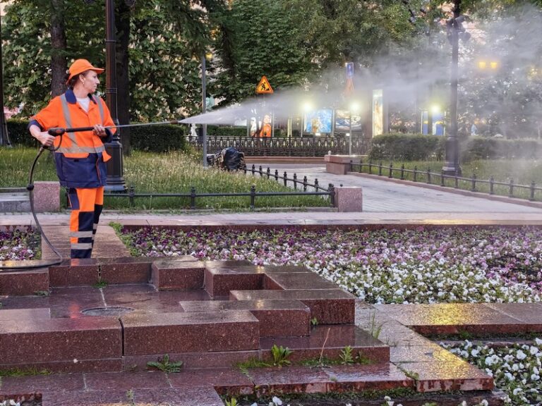 Городские службы переведены в режим повышенной готовности из-за жары