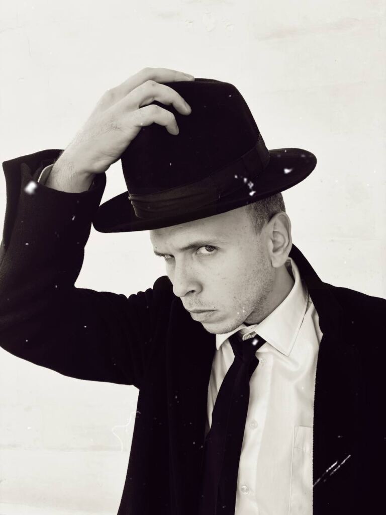 Диалог с Даниилом Хармсом (18+)