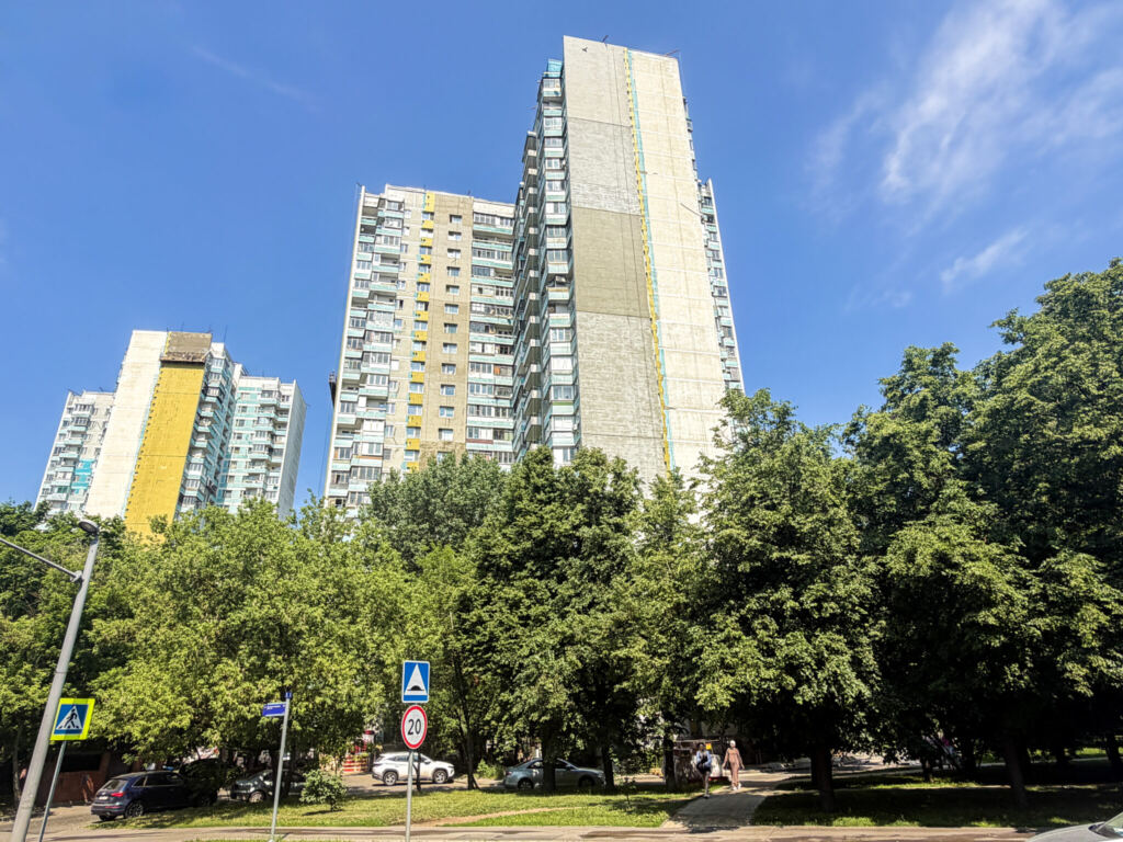 На западе Москвы капитально отремонтируют дом по технологии «мокрый фасад»