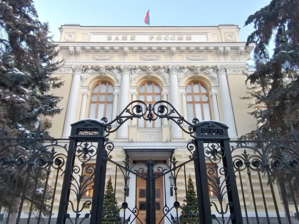 Ключевая ставка снизилась до 14% — кто готов взять кредит?