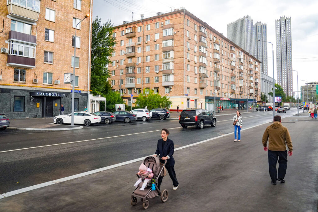 Более 40 тысяч квадратных метров дорожного покрытия обновлено на Пресненском Валу