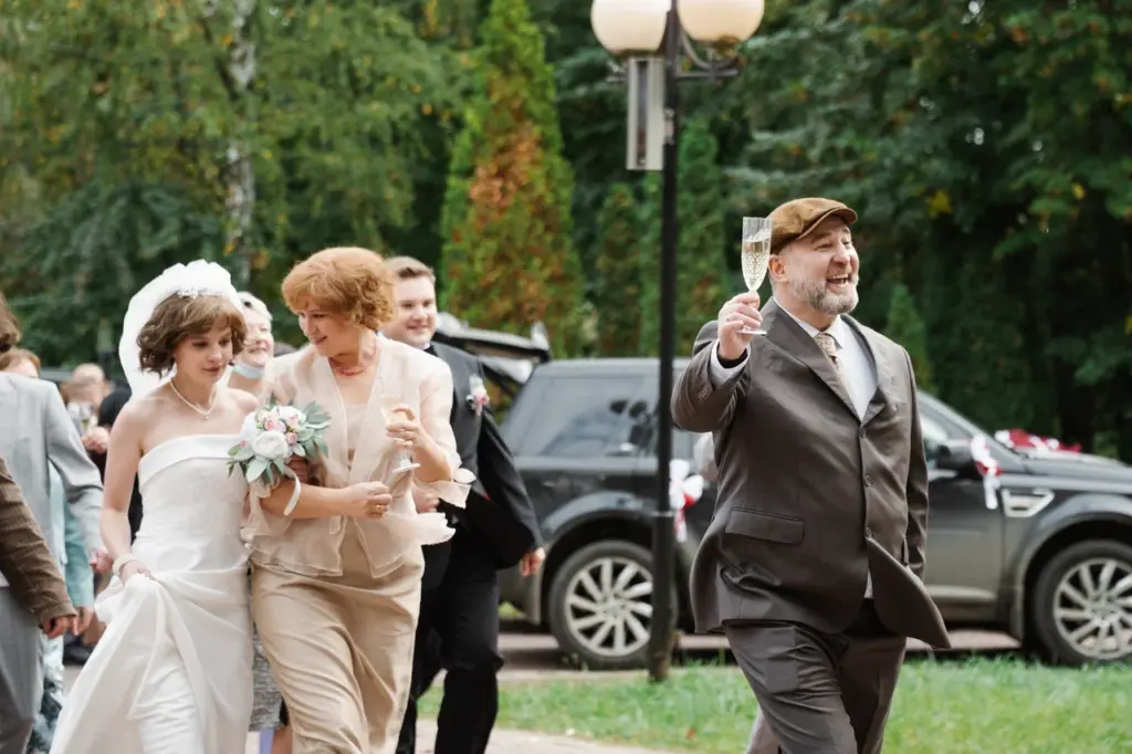 Мария Золотухина Олеся Железняк Алексей Розин на съемках сериала Гудовы