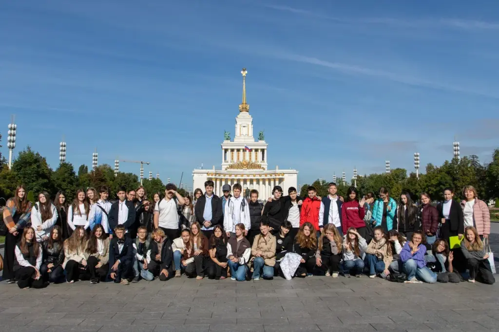 ВДНХ, школьники, проект «Учебный день в музее». Фото пресс-службы Департамента образования и науки города Москвы