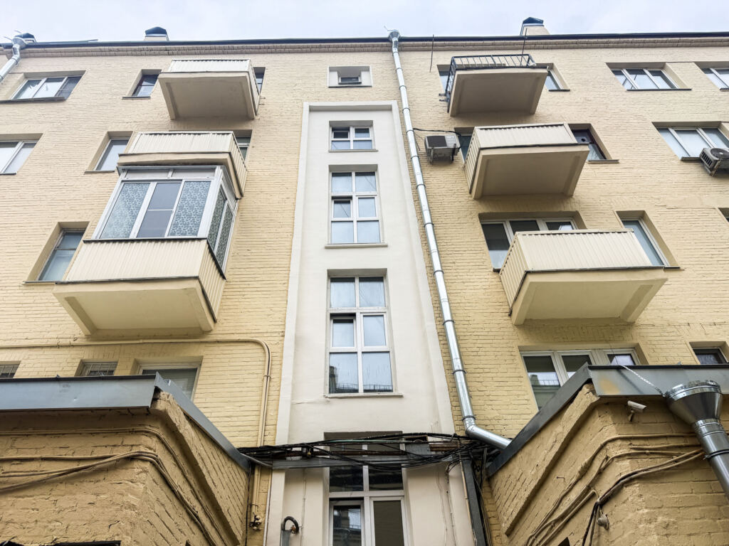 Дом 4/2, строение 1 в Ананьевском переулке после капитального ремонта. фото фкр