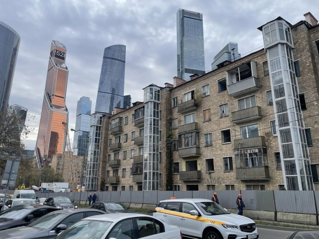 На месте расселенных пятиэтажных домов появятся новые небоскребы
