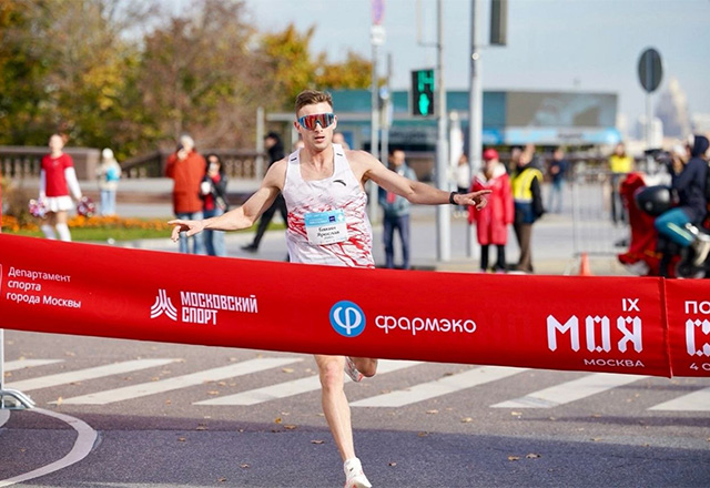 полумарафон моя столица. Фото: GOLDENINGRUN.RU