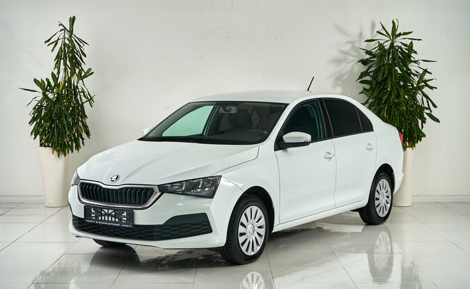 Skoda Rapid Ambition 1.6 110 л.с. AT Белый 