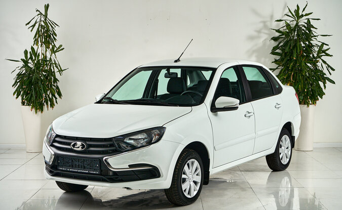 Lada Granta 1.6 106 л.с. Робот Белый