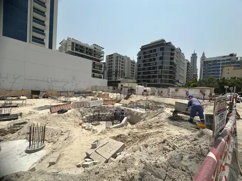 Ход строительства West 5 Residences, Jumeirah Garden City — 28 июля 2026, готовность 2,82%, снимок 4 из 5