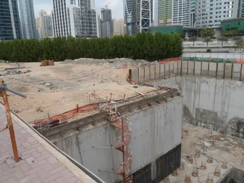 Vue Du Lac, Jumeirah Lakes Towers construction progress — 6 January 2014, 6.00% complete, photo 2 of 3