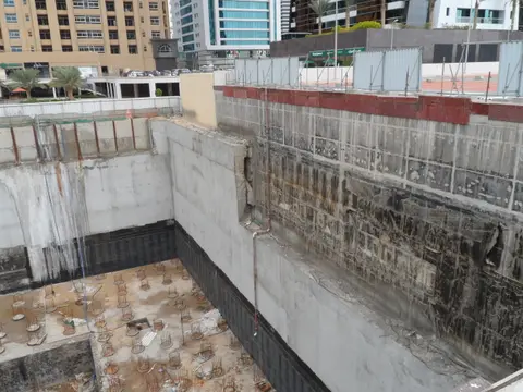 Vue Du Lac, Jumeirah Lakes Towers construction progress — 6 January 2014, 6.00% complete, photo 1 of 3