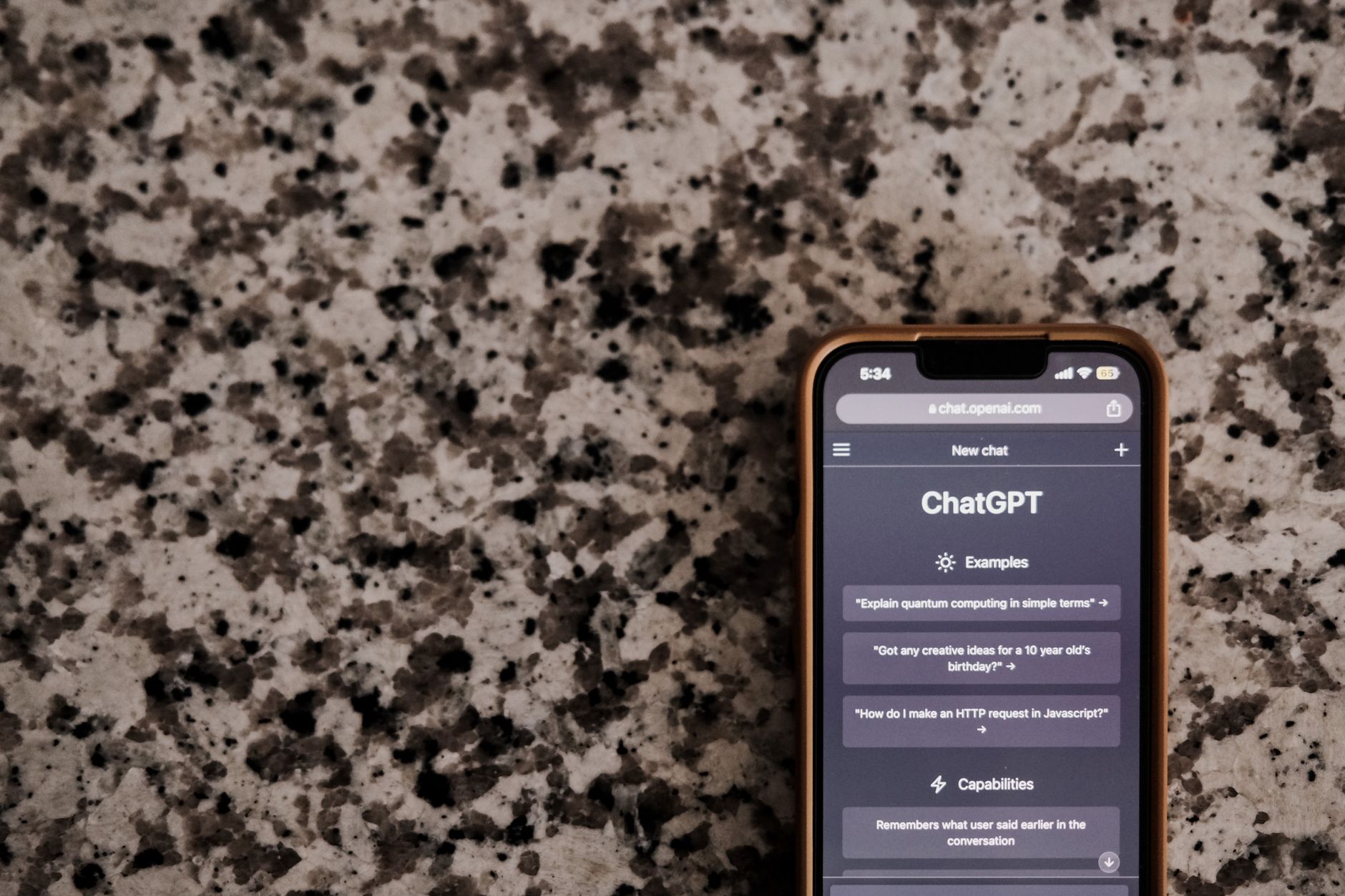 Чат-бот Геткурс: архитектура связки с Telegram, лимиты рассылок и маршрутизация