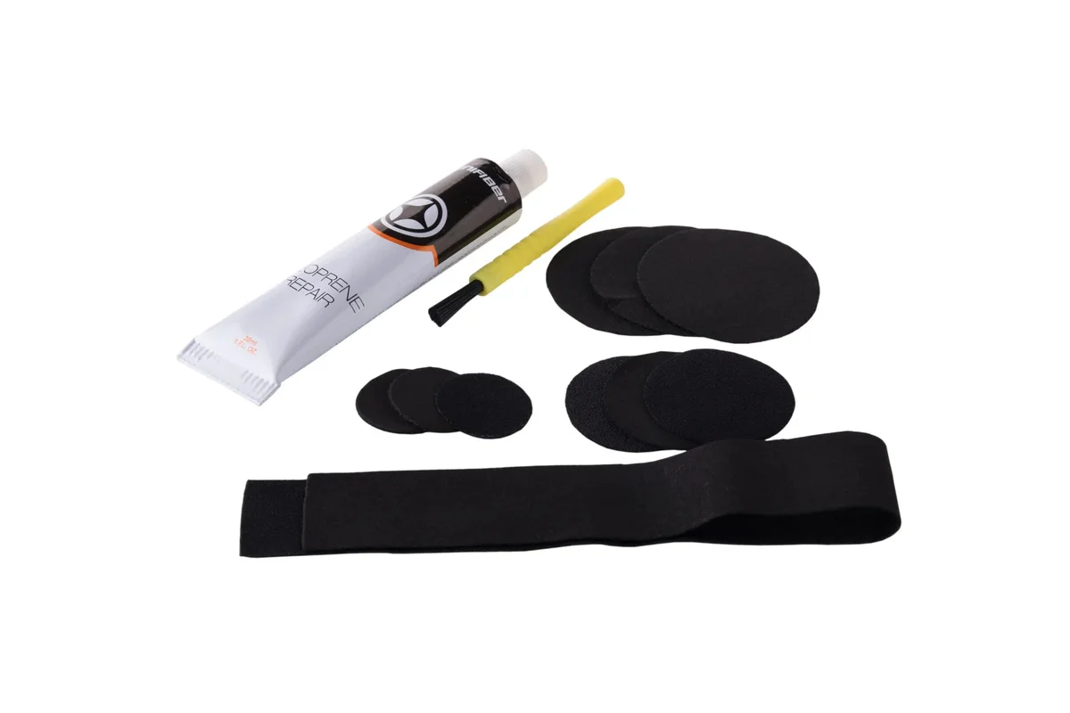 Набор для ремонта неопрена Unifiber 24 Neoprene Repair Kit