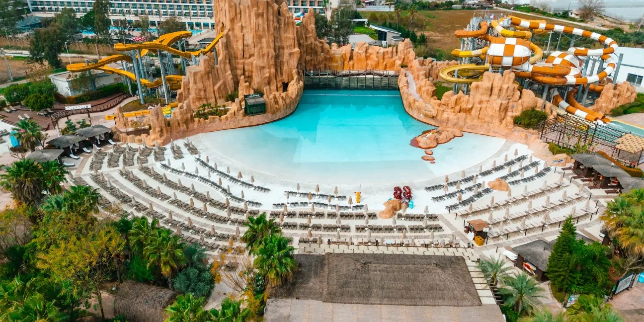 a-splash-filled-adventure-in-antalya-the-land-of-legends-aqua-land.webp